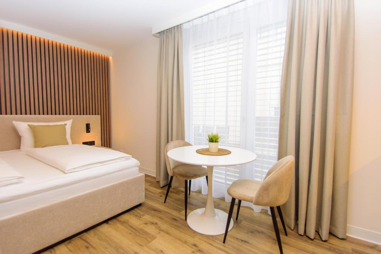 Hotel Twentyfour Living 바트우라하 외부 사진
