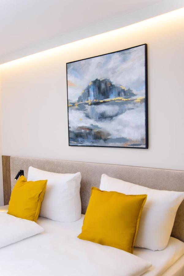 Hotel Twentyfour Living 바트우라하 외부 사진