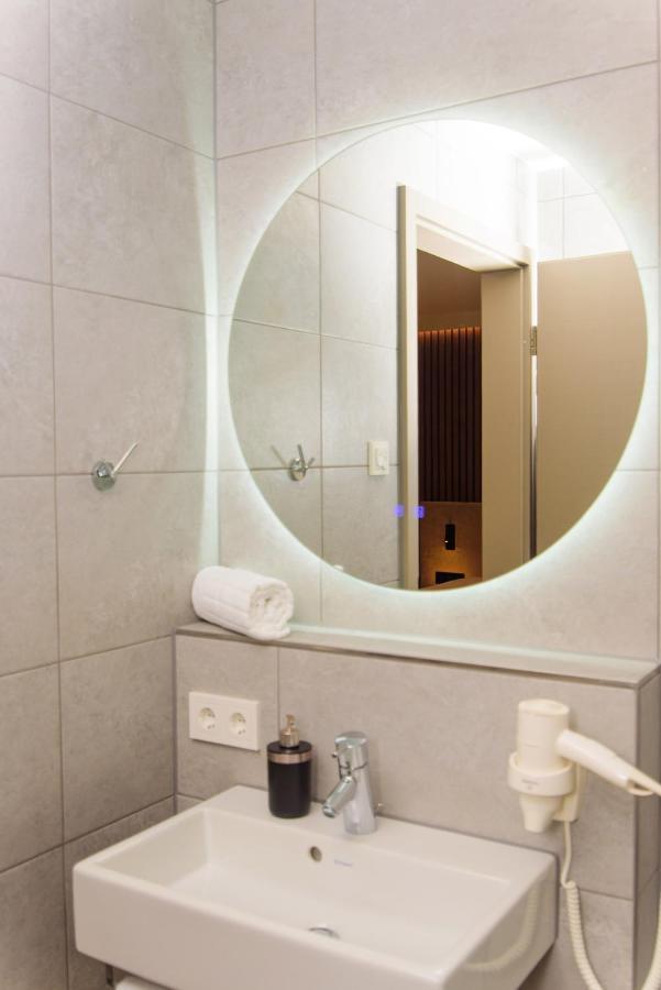 Hotel Twentyfour Living 바트우라하 외부 사진