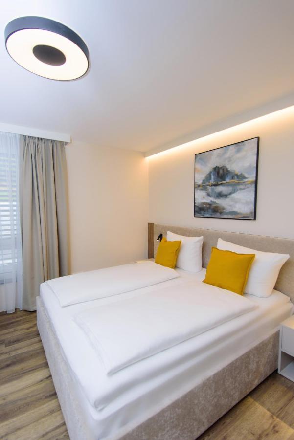 Hotel Twentyfour Living 바트우라하 외부 사진