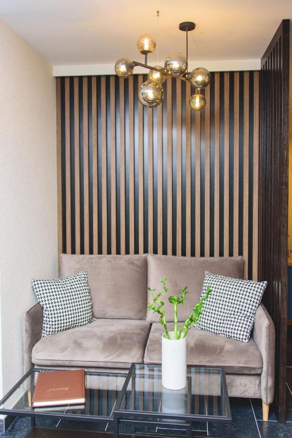 Hotel Twentyfour Living 바트우라하 외부 사진