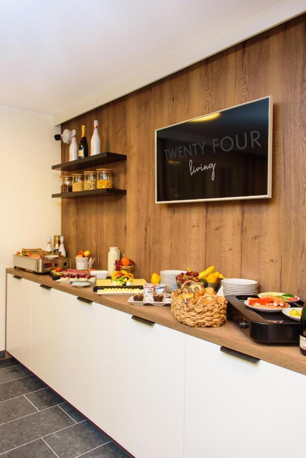 Hotel Twentyfour Living 바트우라하 외부 사진