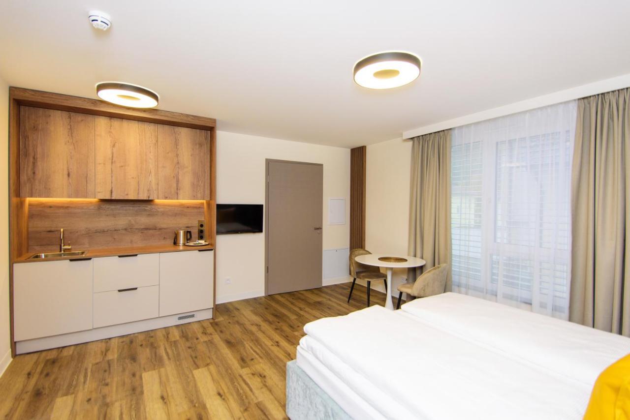 Hotel Twentyfour Living 바트우라하 외부 사진