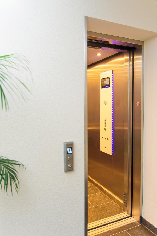 Hotel Twentyfour Living 바트우라하 외부 사진